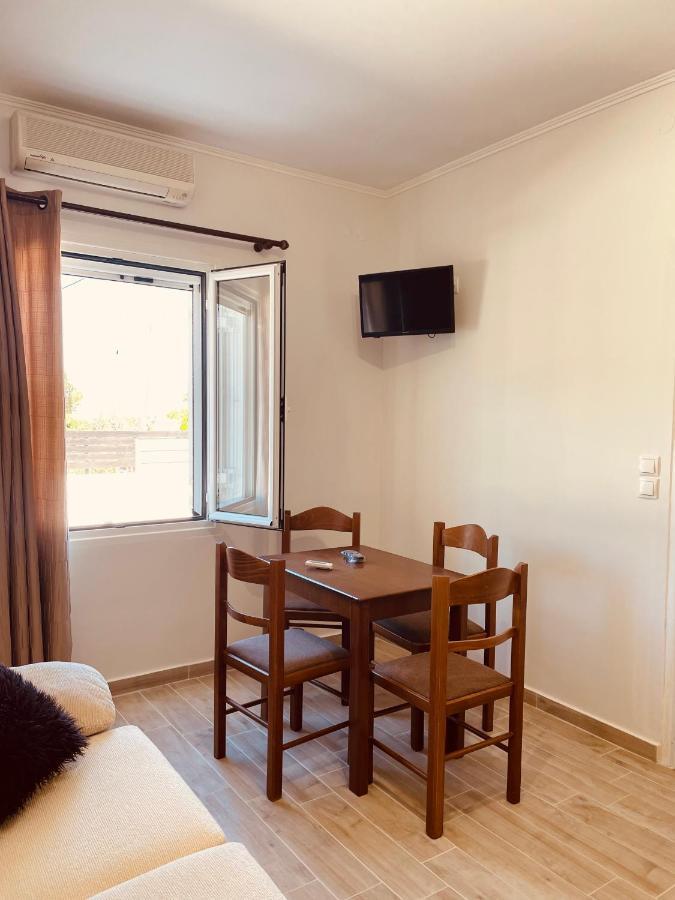 Angelos Apartments Lixouri Exterior foto